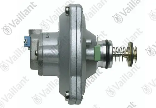 Vaillant Ventil in metallischer Ausführung, mit elektrischer Anschlussklemme und Federmechanismus, zur Regelung von Flüssigkeitsströmen in Heizsystemen.